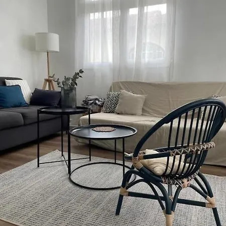 Pin Pon D'or, Petite Maison Proche De La בית נופש